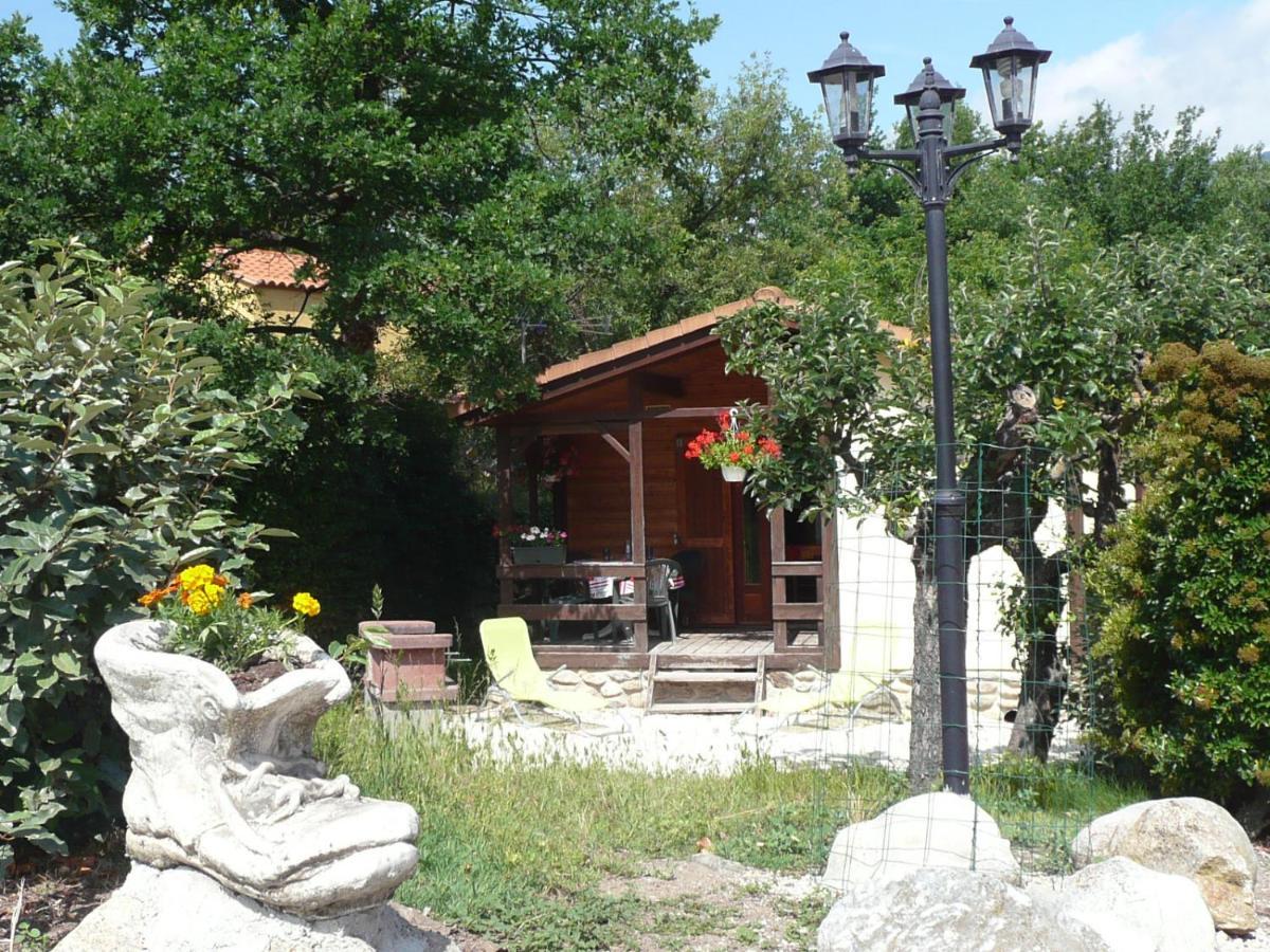 Corneilla-de-Conflent Les Chalets Du Verger Des Ascarines מראה חיצוני תמונה