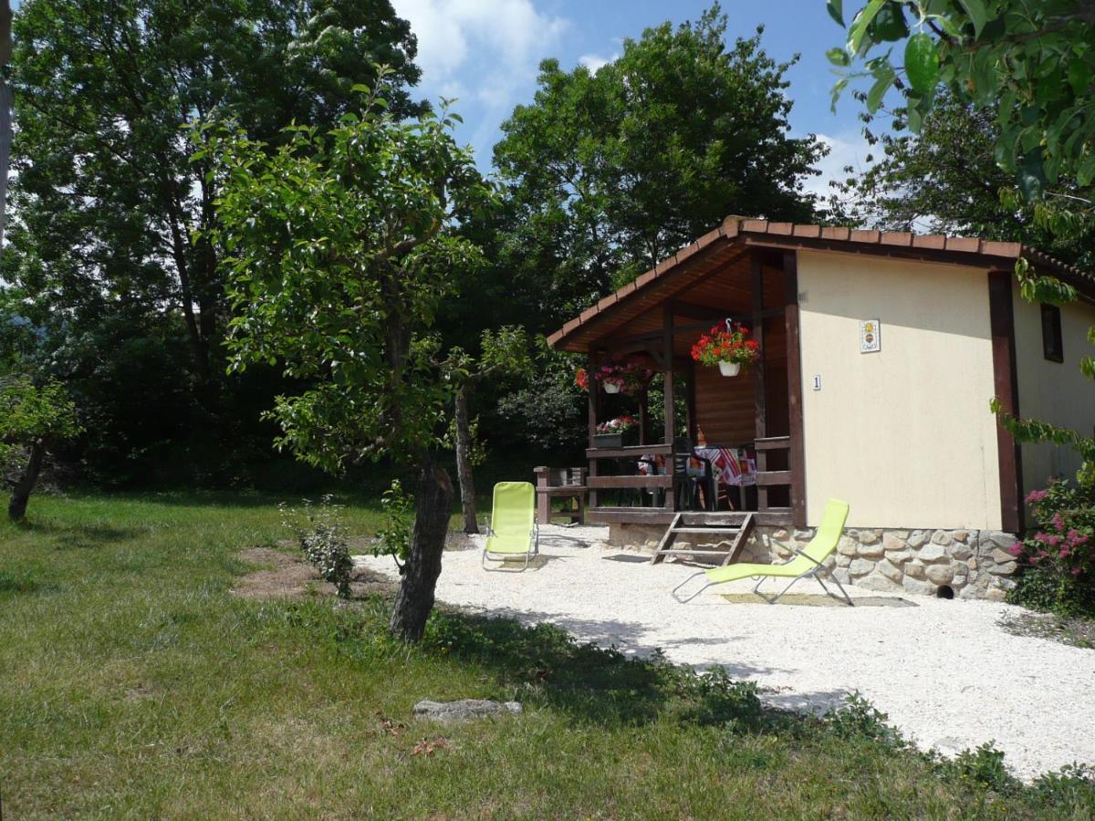 Corneilla-de-Conflent Les Chalets Du Verger Des Ascarines מראה חיצוני תמונה