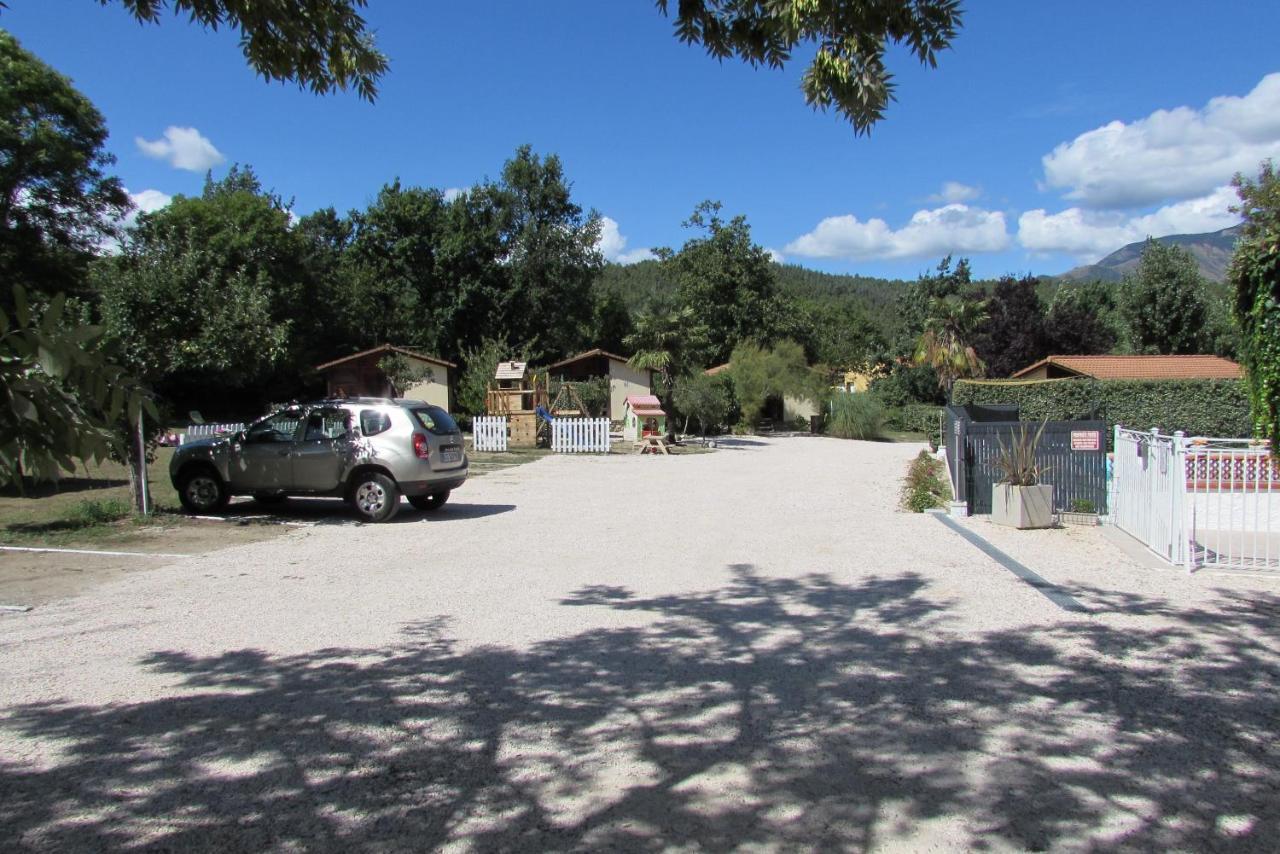 Corneilla-de-Conflent Les Chalets Du Verger Des Ascarines מראה חיצוני תמונה
