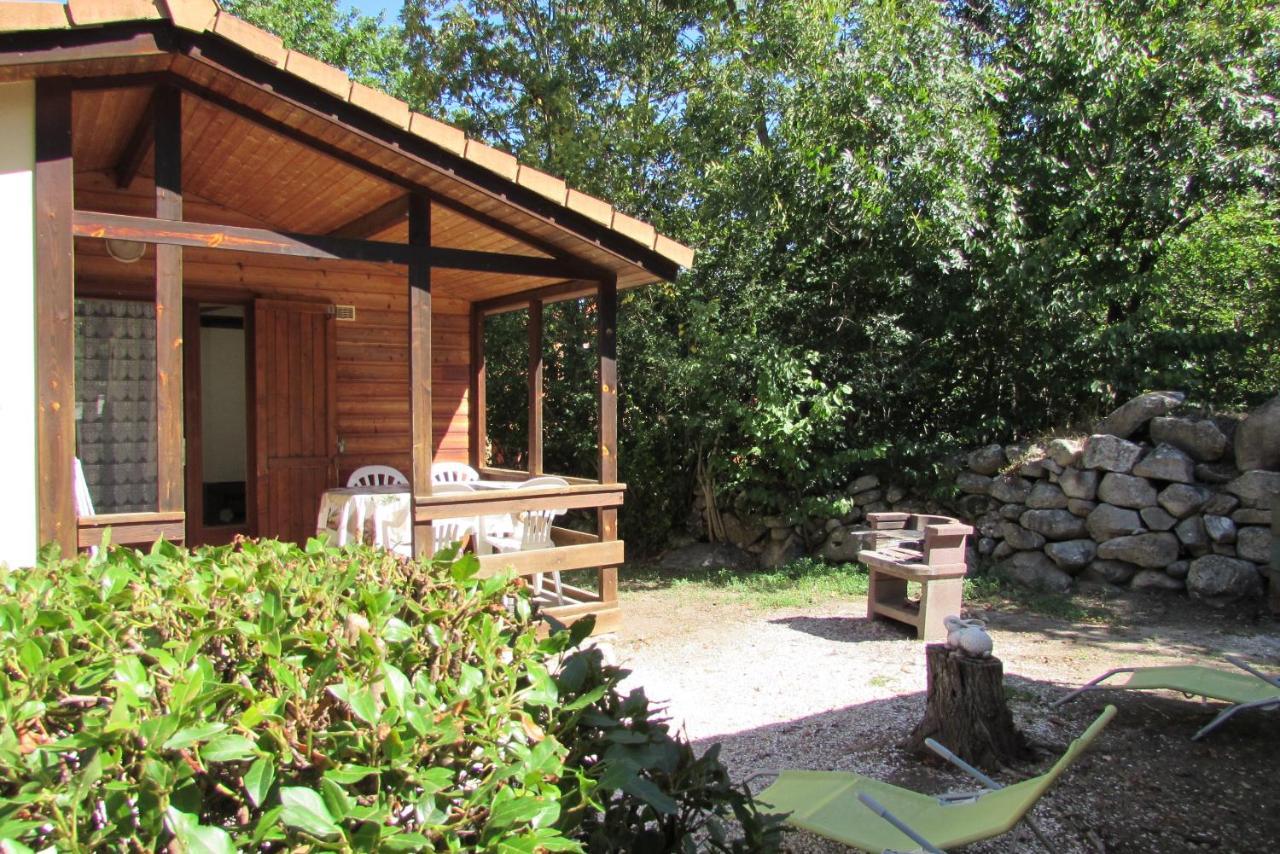 Corneilla-de-Conflent Les Chalets Du Verger Des Ascarines מראה חיצוני תמונה