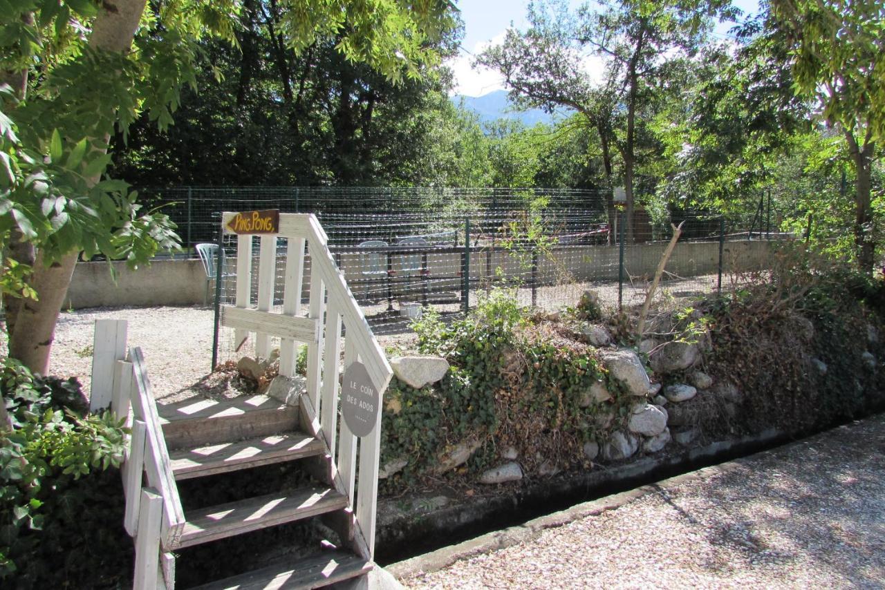 Corneilla-de-Conflent Les Chalets Du Verger Des Ascarines מראה חיצוני תמונה